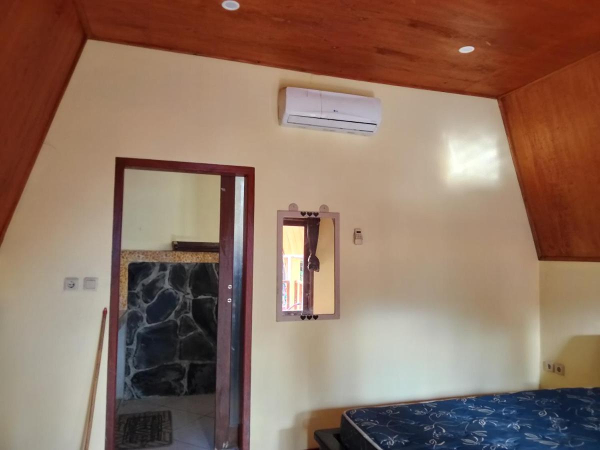 Two One Bungalow Gili Meno Exterior photo